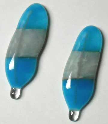 A larger photo of the Cinnamon Blue Quaker Glass Feather Magnets