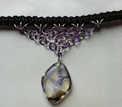 A larger photo of the Clear Violet with Black Stringer Diamond Shaped Chain Maille Choker