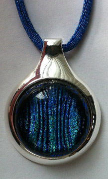Click for a larger photo of the Clear Glass on Blue Vertical Rib Patterned Round in Silver-plated Setting