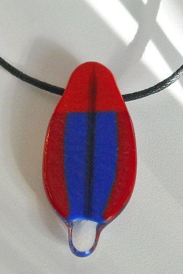 A larger photo of the Female Eclectus Glass Feather Necklace