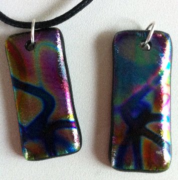 Click for a larger photo of the Textured Metallic Rainbow Streamer Glass Pendant 