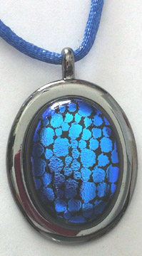 A larger photo of the Textured Blue Reptile Patterned Oval in Gunmetal-plated Setting
