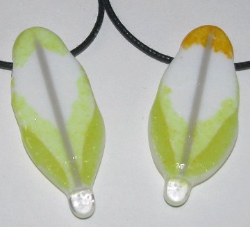 A larger photo of the Cockatoo 1 Glass Feather Necklaces